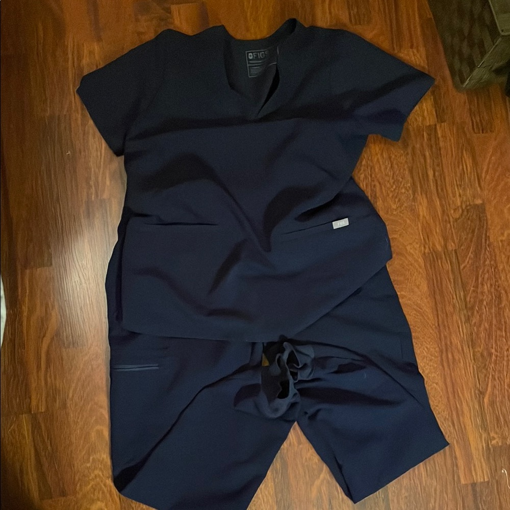 Figs Women's Scrub Set in Navy Blue